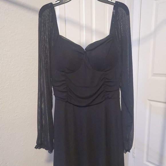 Black Bust Cup Ruched Peasant Long-Sleeve Dress - Picture 4 of 9